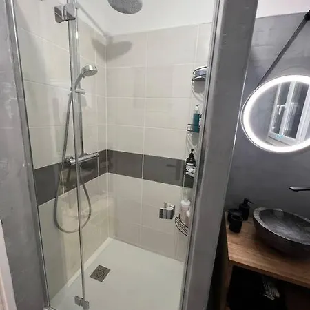 Apartament Design Et Moderne Les Sablettes